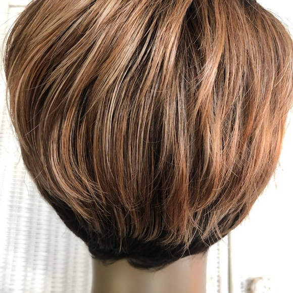 Short Synthetic wig - Picture 4 of 6